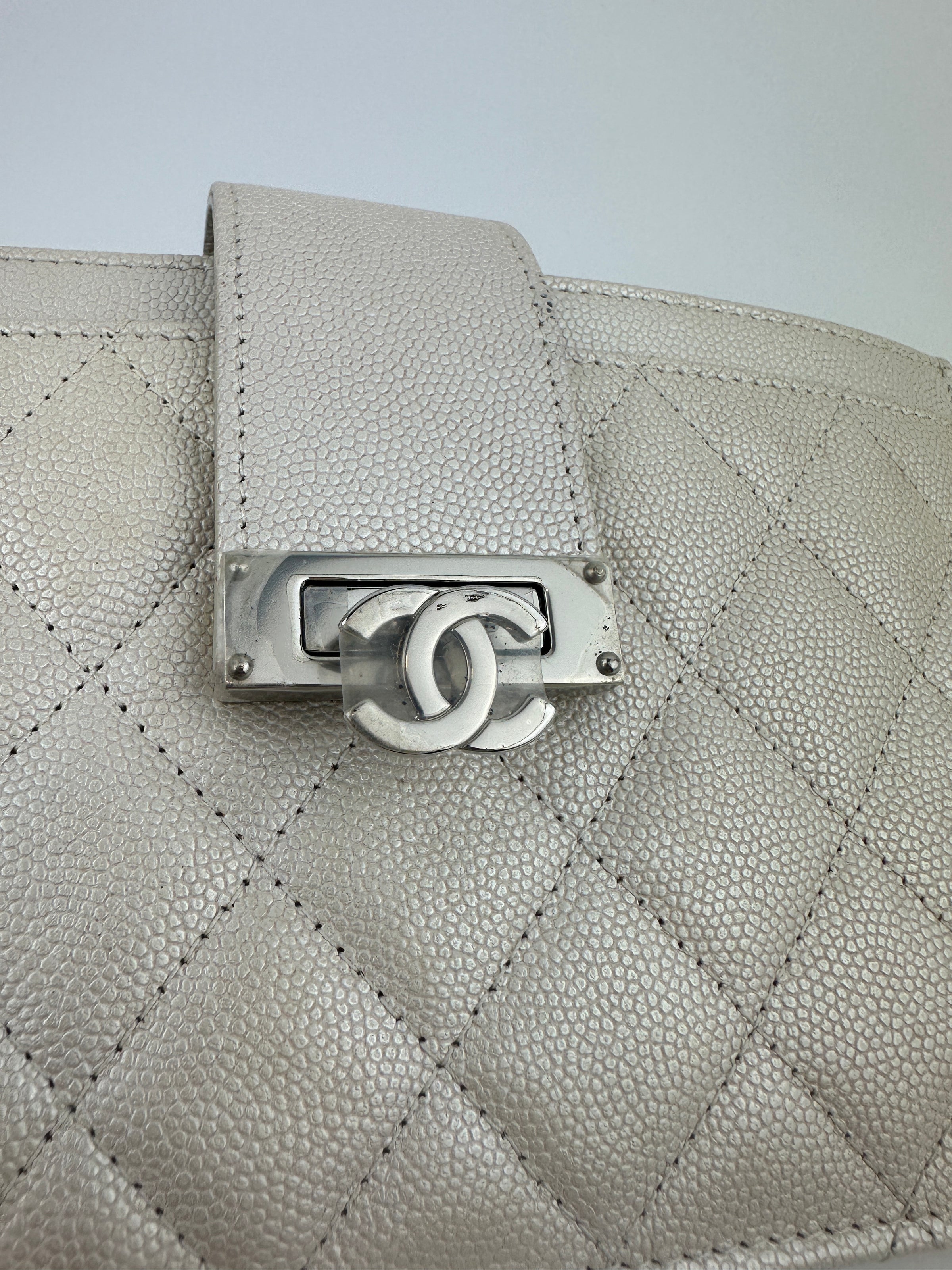 AP0154 White Caviar Leather Pouch with Interlocking CC SHW