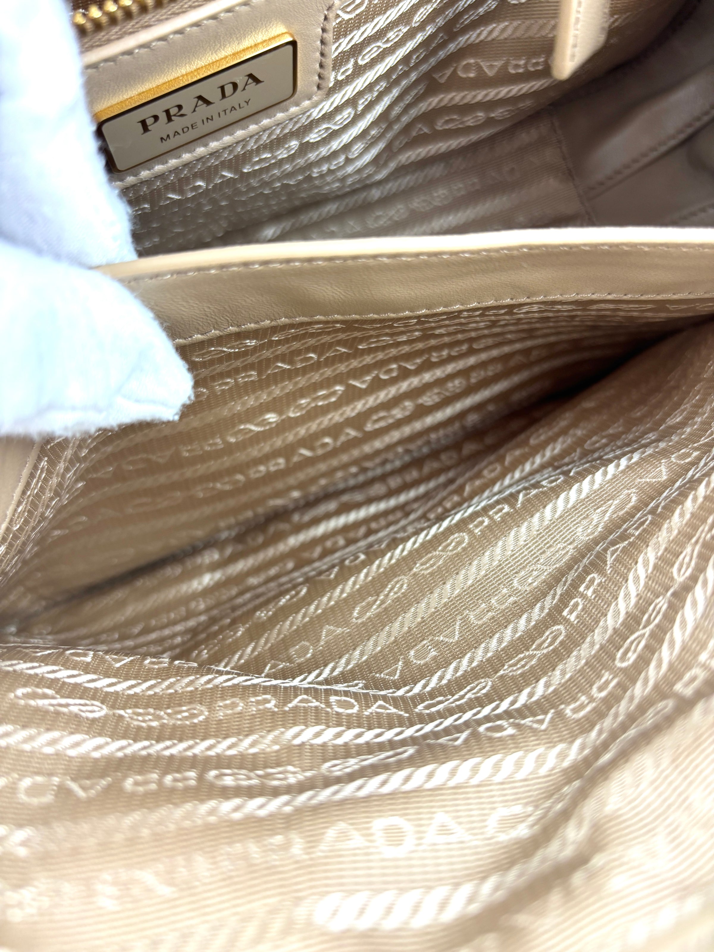 1BB115 Re-Edition 1978 Re-Nylon & Saffiano Medium Bag Camel - Glampot