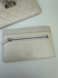 AP0154 White Caviar Leather Pouch with Interlocking CC SHW