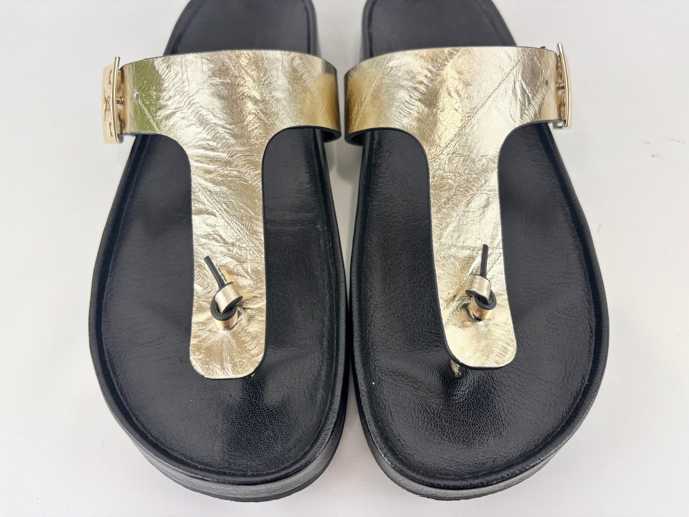 Mellow Thong Leather Sandals in Spark Gold / Perfect Black Size US 8
