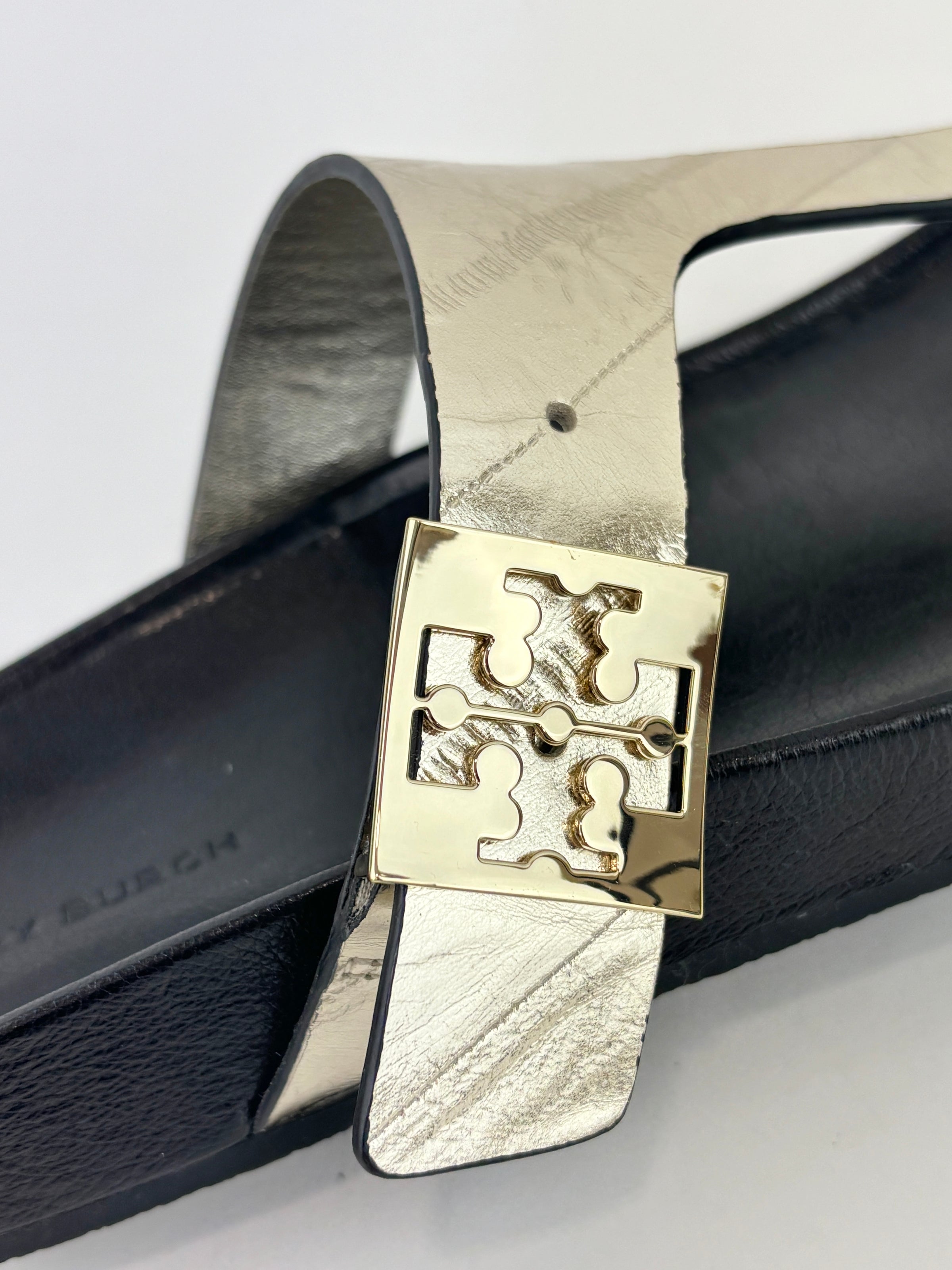 Mellow Thong Leather Sandals in Spark Gold / Perfect Black Size US 8