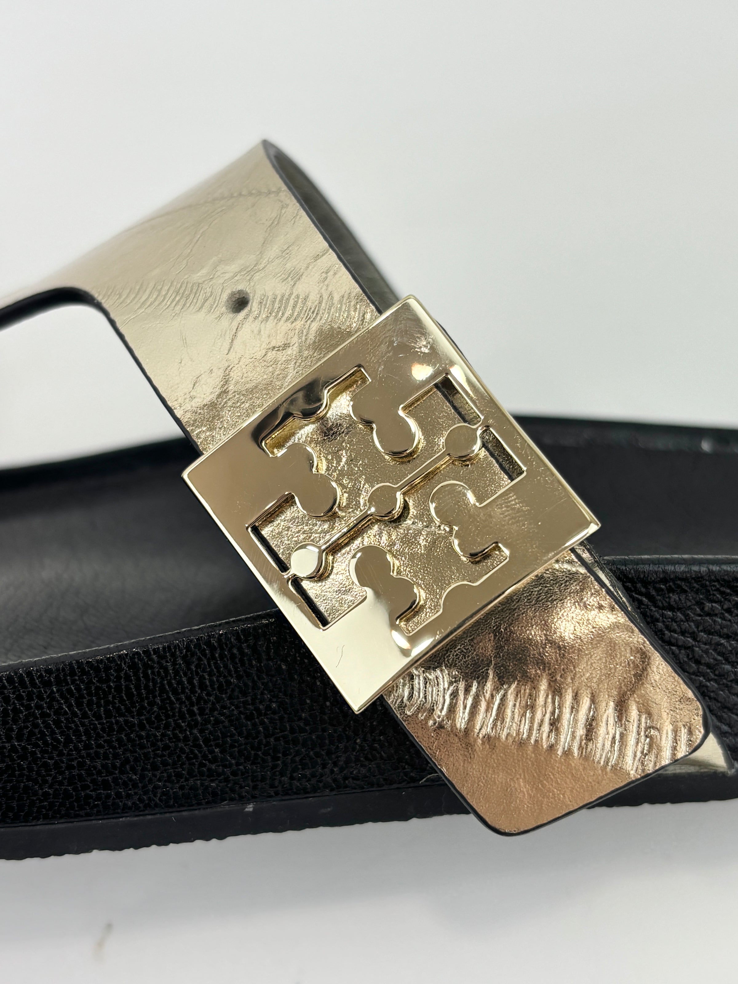 Mellow Thong Leather Sandals in Spark Gold / Perfect Black Size US 8