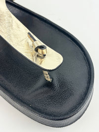 Mellow Thong Leather Sandals in Spark Gold / Perfect Black Size US 8