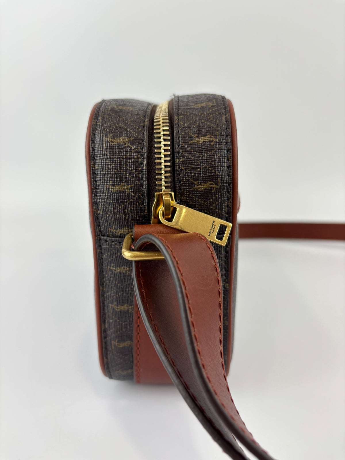 Le Monogramme Camera Bag in Brown Monogram Canvas / Tan Leather Trim