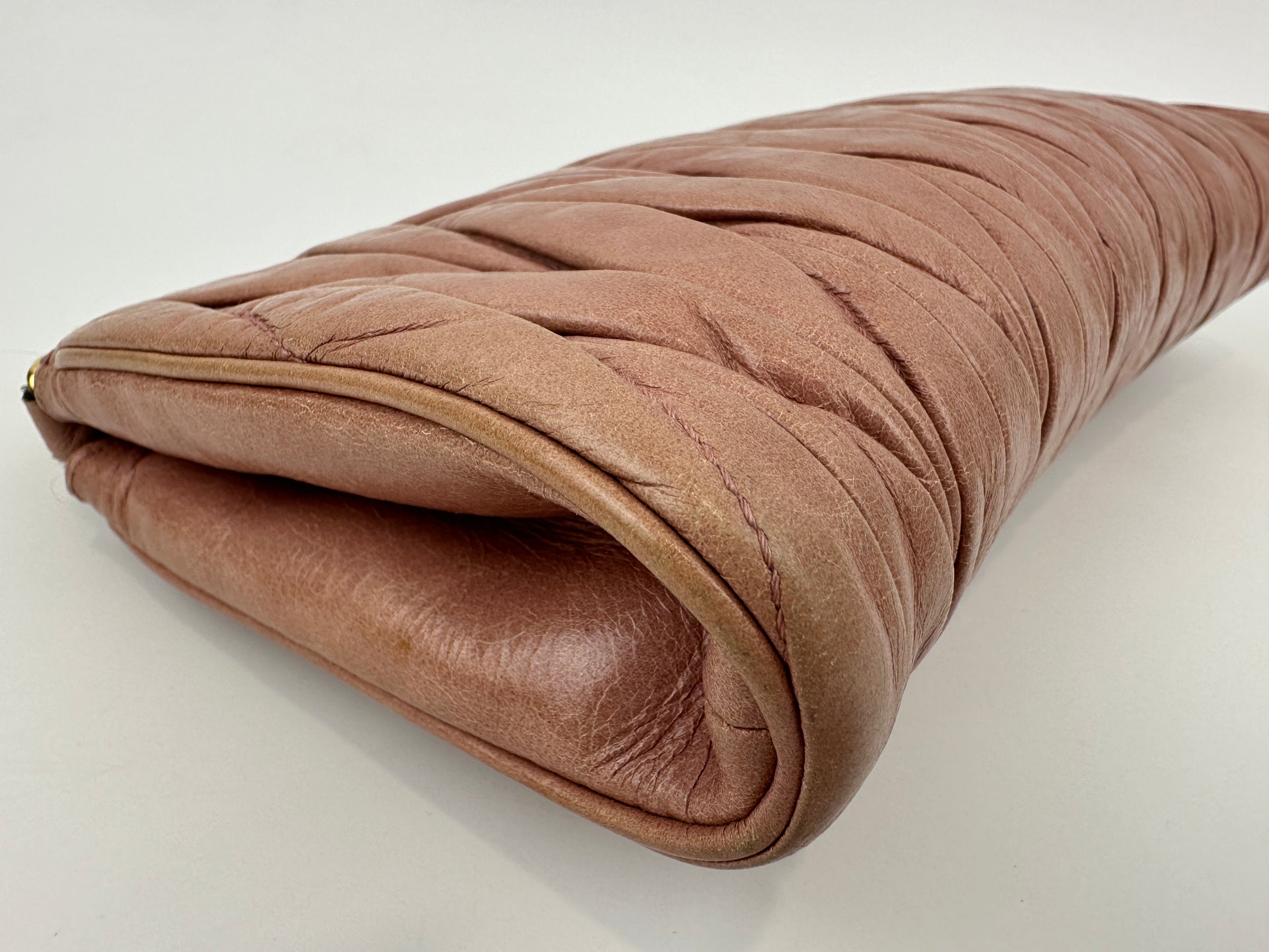 5NE455 Matelasse Lux Loto Wristlet