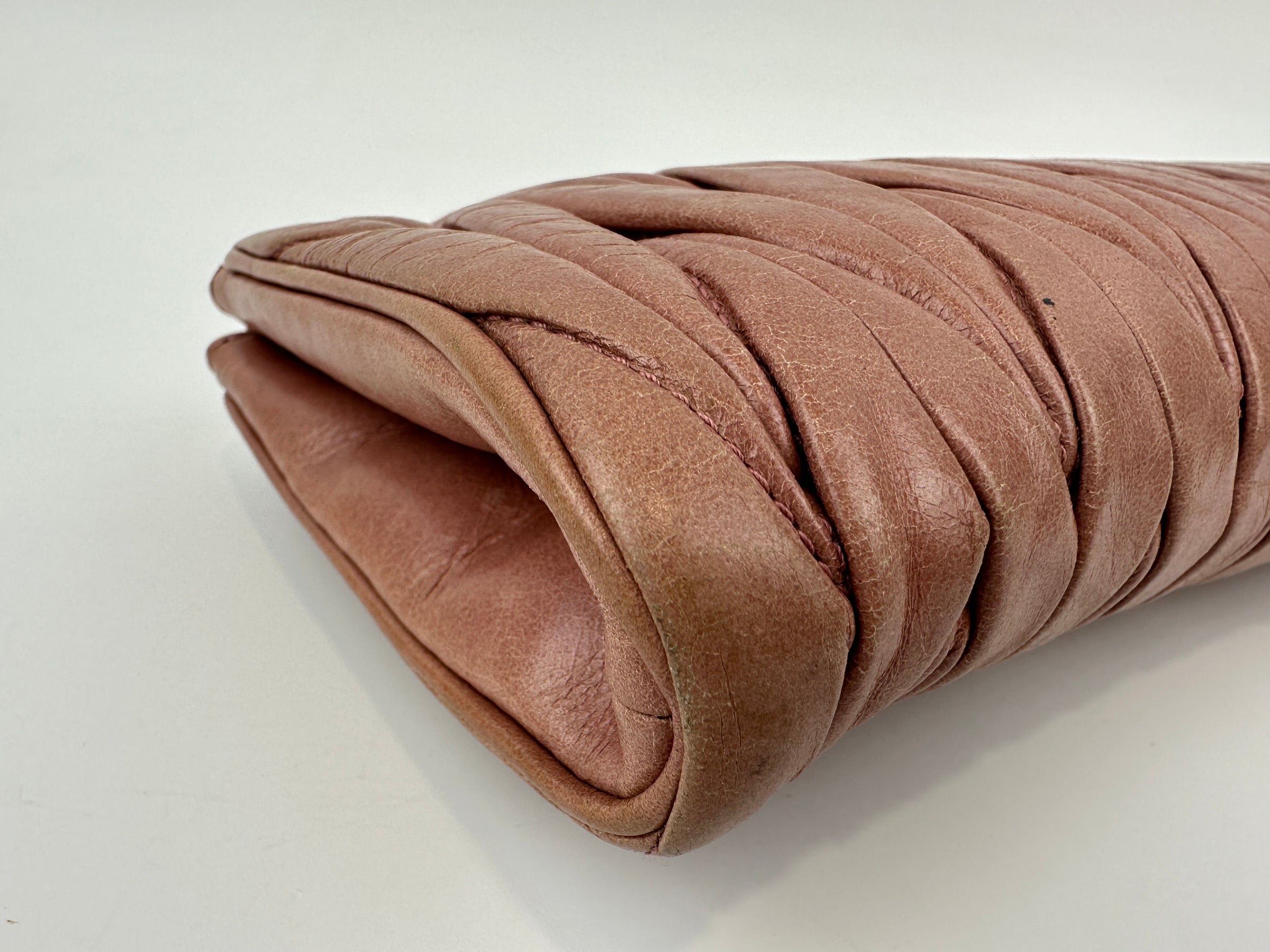 5NE455 Matelasse Lux Loto Wristlet