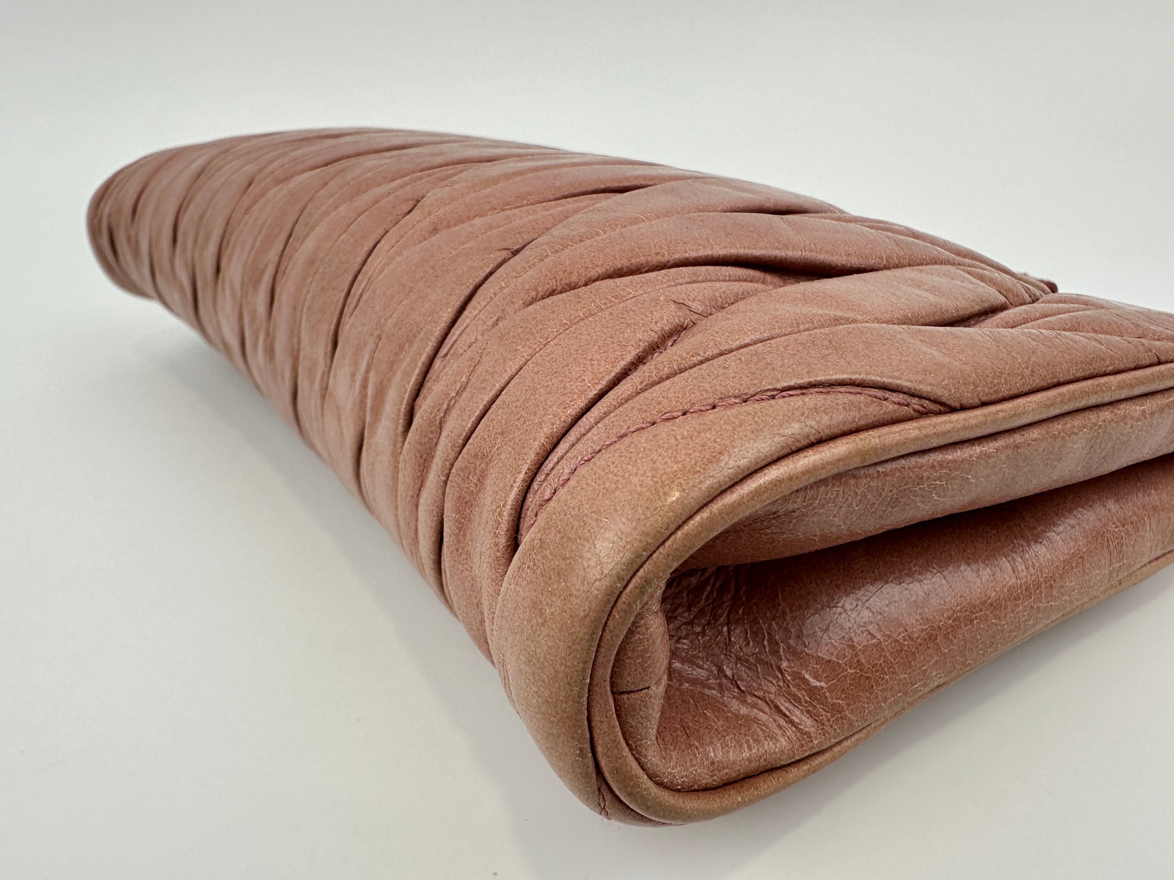 5NE455 Matelasse Lux Loto Wristlet