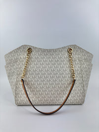 Jet Set Large Signature Vanilla Logo Shoulder Bag