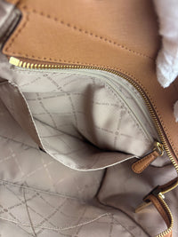 Jet Set Large Signature Vanilla Logo Shoulder Bag