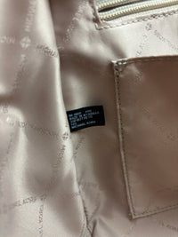 Jet Set Large Signature Vanilla Logo Shoulder Bag