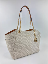 Jet Set Large Signature Vanilla Logo Shoulder Bag