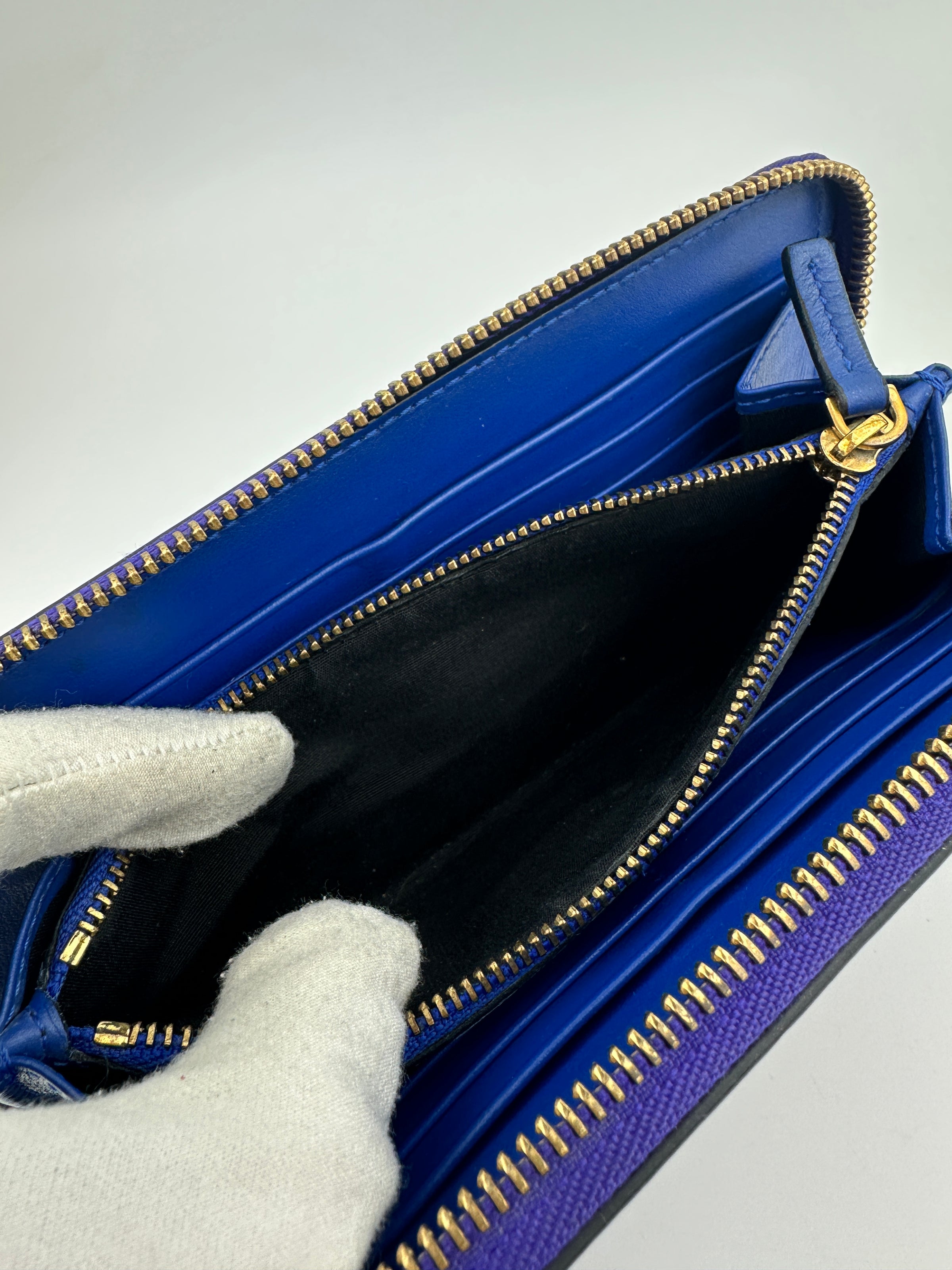 La Medusa Purple Leather Long Wallet