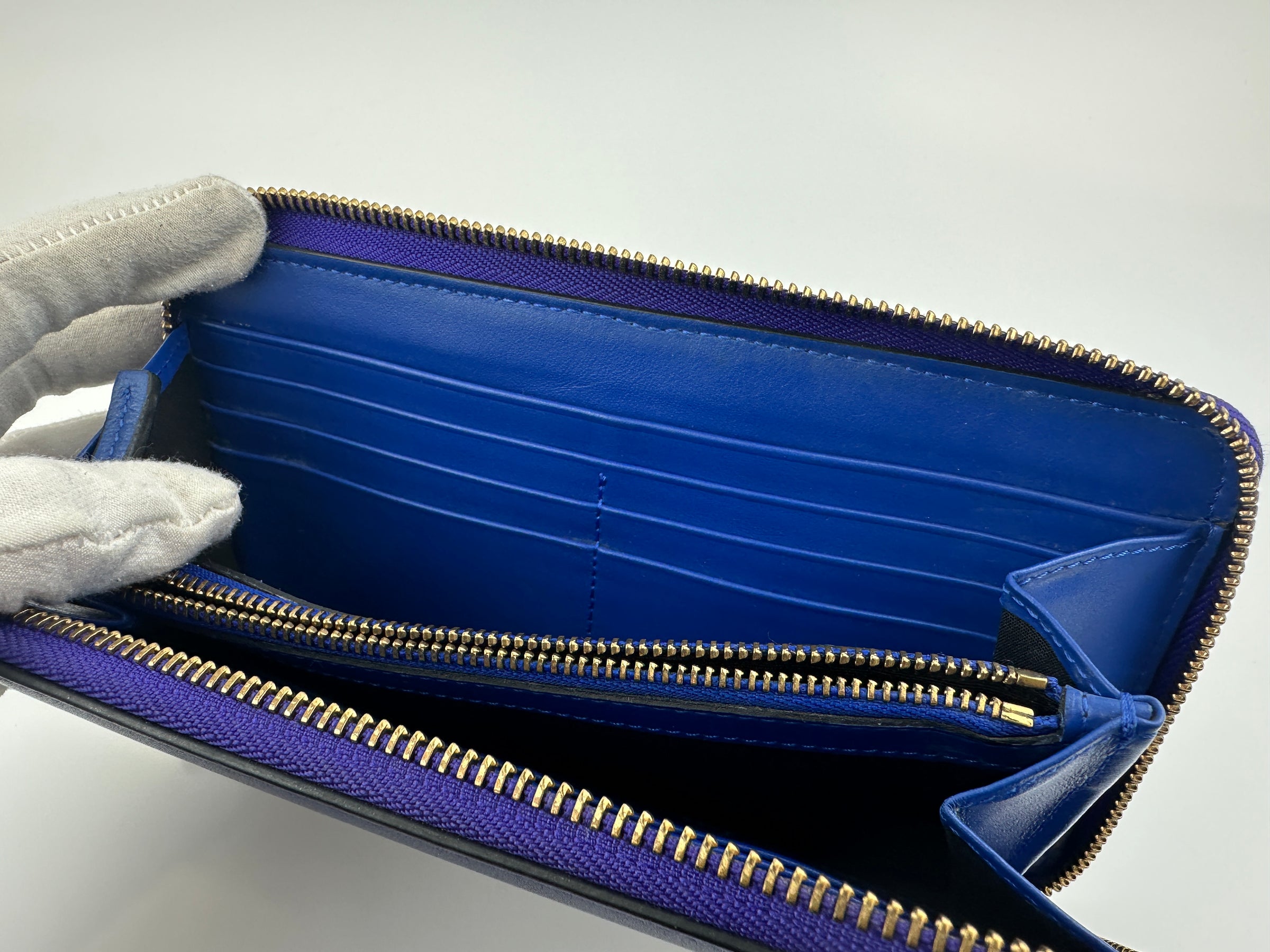 La Medusa Purple Leather Long Wallet