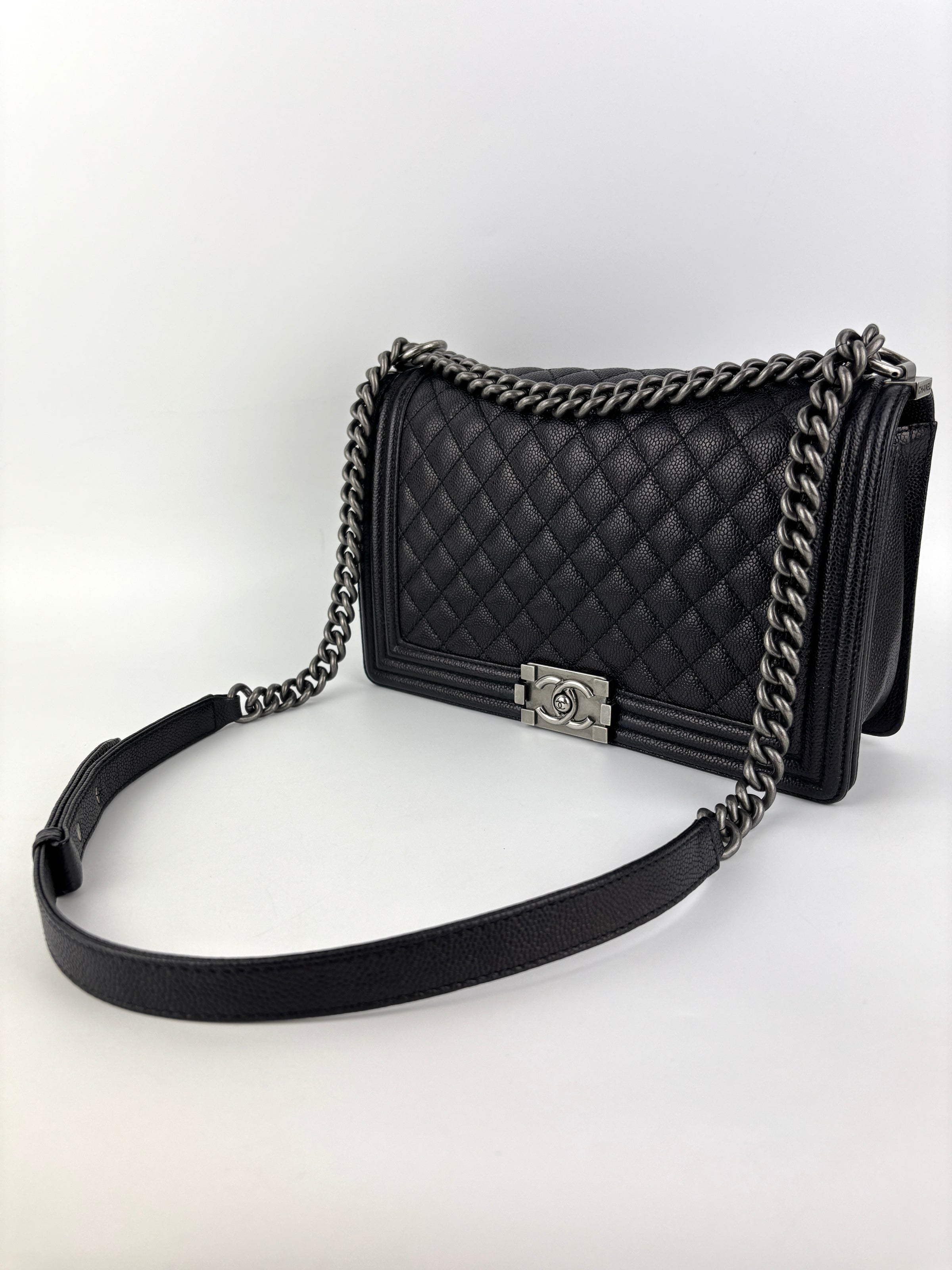 A92193 New Medium Boy Black Caviar RHW