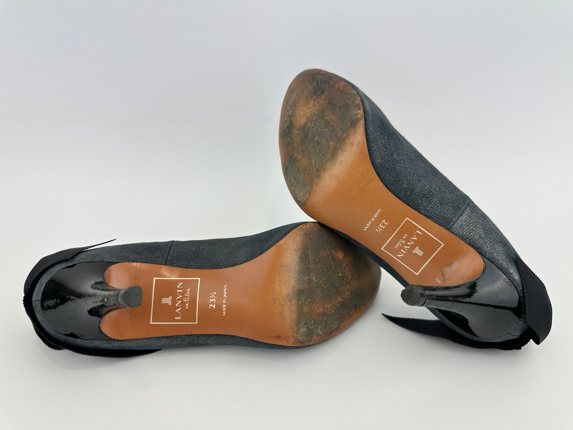 en Blue Pumps with Ribbon Size 23.5cm