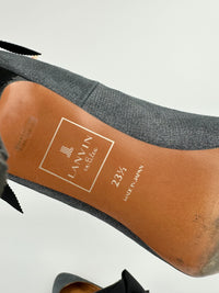 en Blue Pumps with Ribbon Size 23.5cm