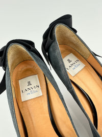 en Blue Pumps with Ribbon Size 23.5cm