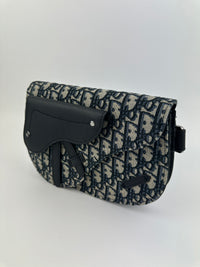 Saddle Messenger Dior Oblique Jacquard with Black Grained Calfskin Bag