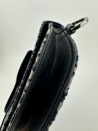 Saddle Messenger Dior Oblique Jacquard with Black Grained Calfskin Bag