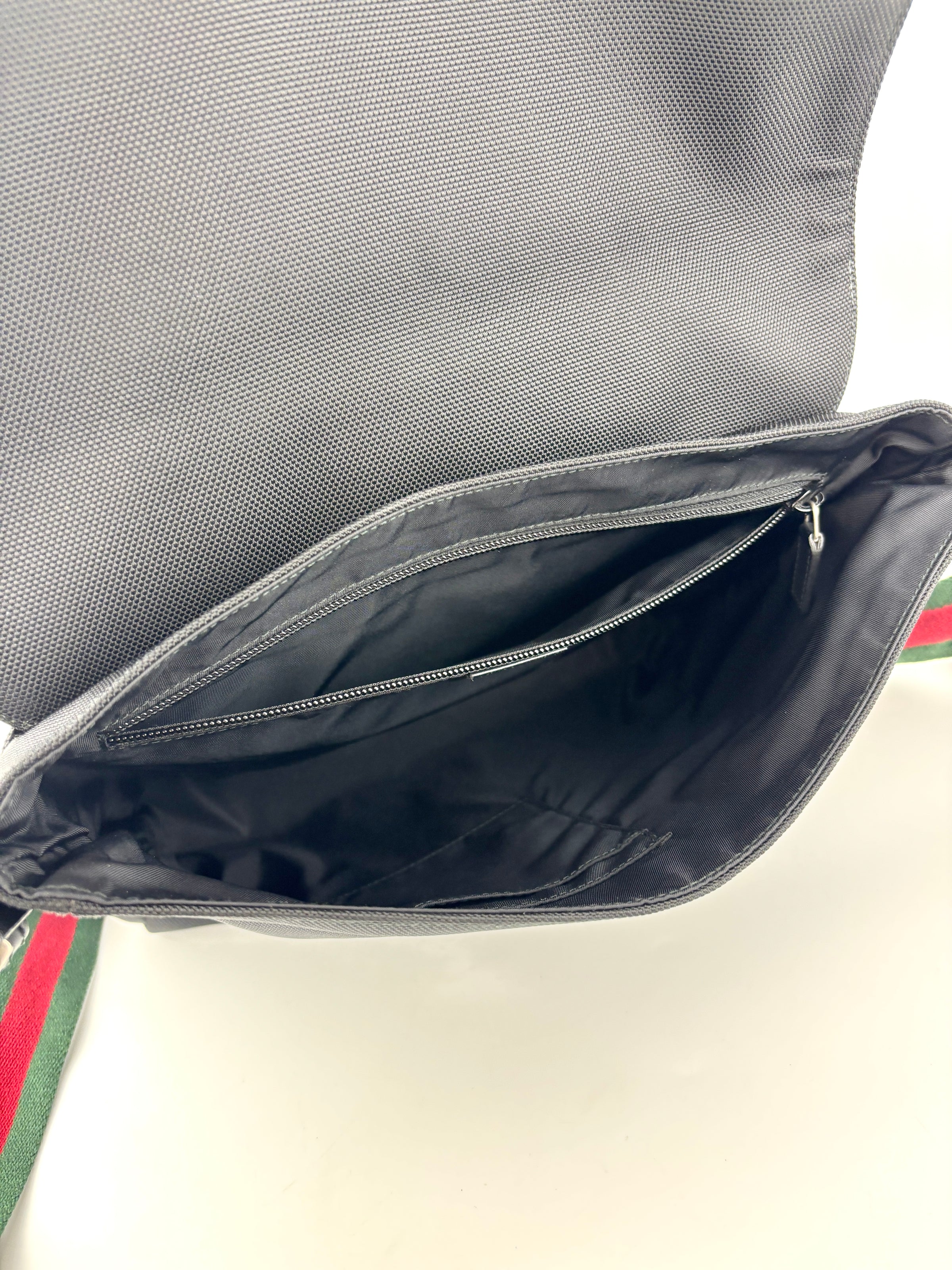 337074 Techno Large Web Nylon Canvas Messenger Bag Black