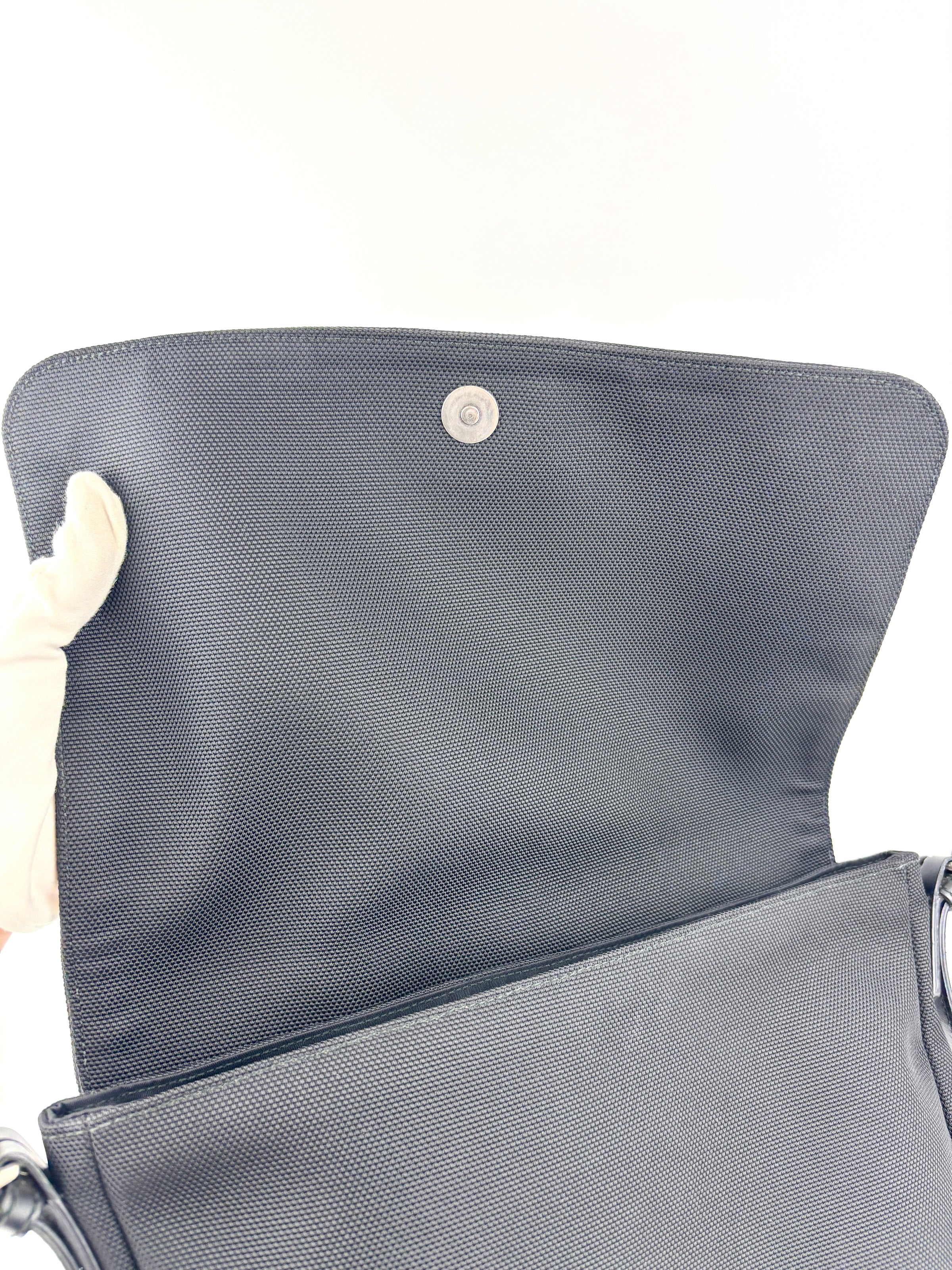 337074 Techno Large Web Nylon Canvas Messenger Bag Black