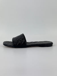 Amy Intrecciato Flat Sandals in Black Leather Size 39