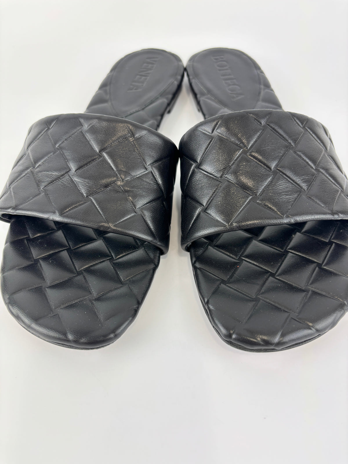 Amy Intrecciato Flat Sandals in Black Leather Size 39