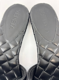 Amy Intrecciato Flat Sandals in Black Leather Size 39