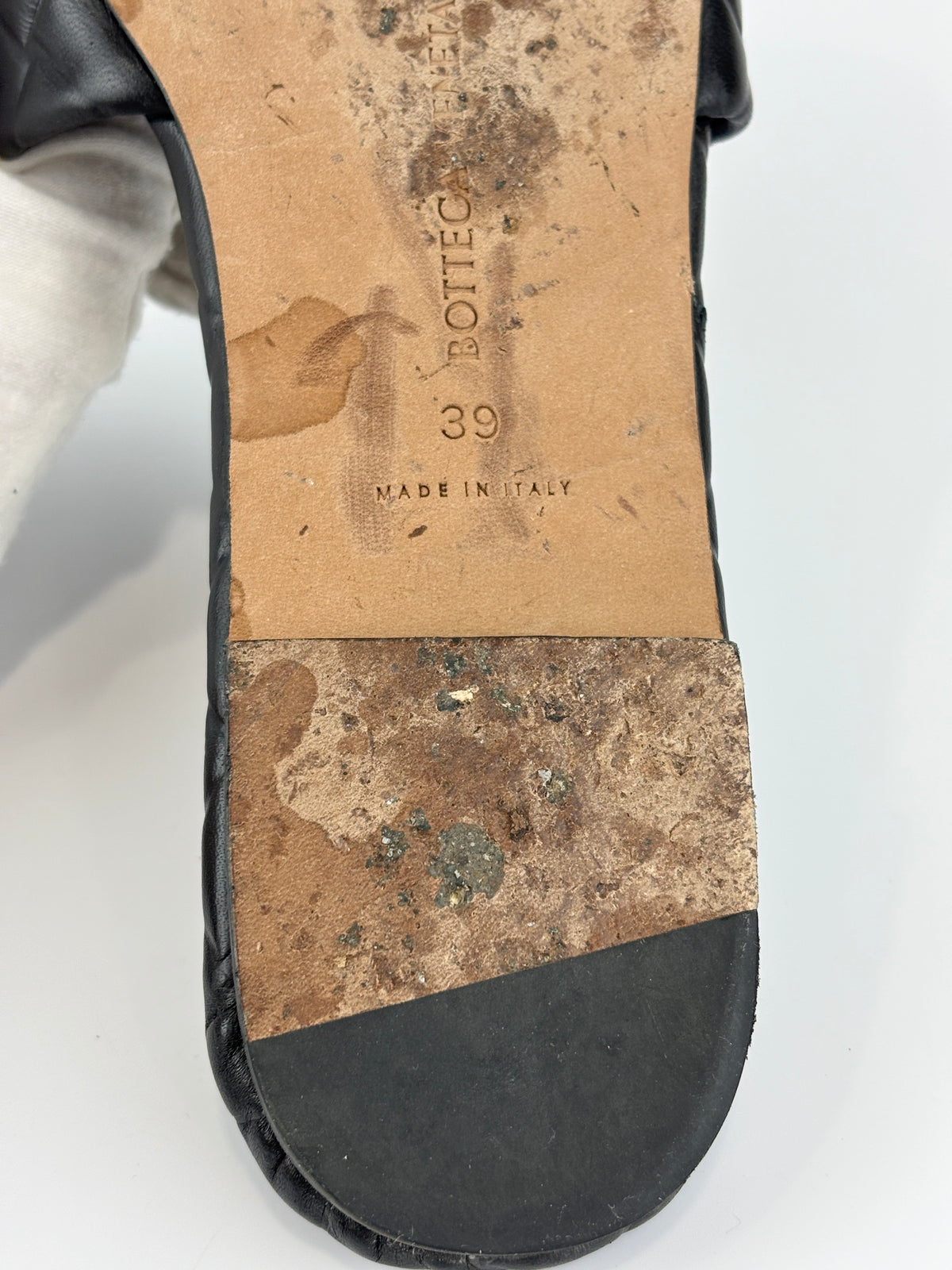 Amy Intrecciato Flat Sandals in Black Leather Size 39