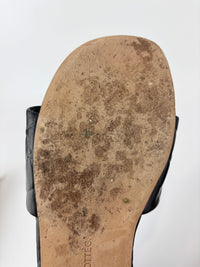 Amy Intrecciato Flat Sandals in Black Leather Size 39