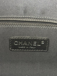 11P A50373 Black Crinkled Patent Camera Bag with Giant Stitch Details SHW - Glampot