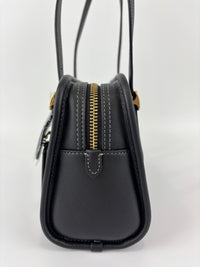 CM565 Swing Zip Shoulder Bag in Black