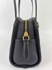 CM565 Swing Zip Shoulder Bag in Black