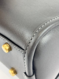 CM565 Swing Zip Shoulder Bag in Black