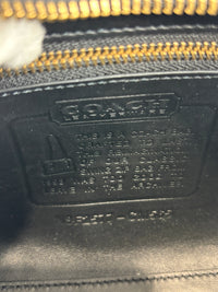 CM565 Swing Zip Shoulder Bag in Black