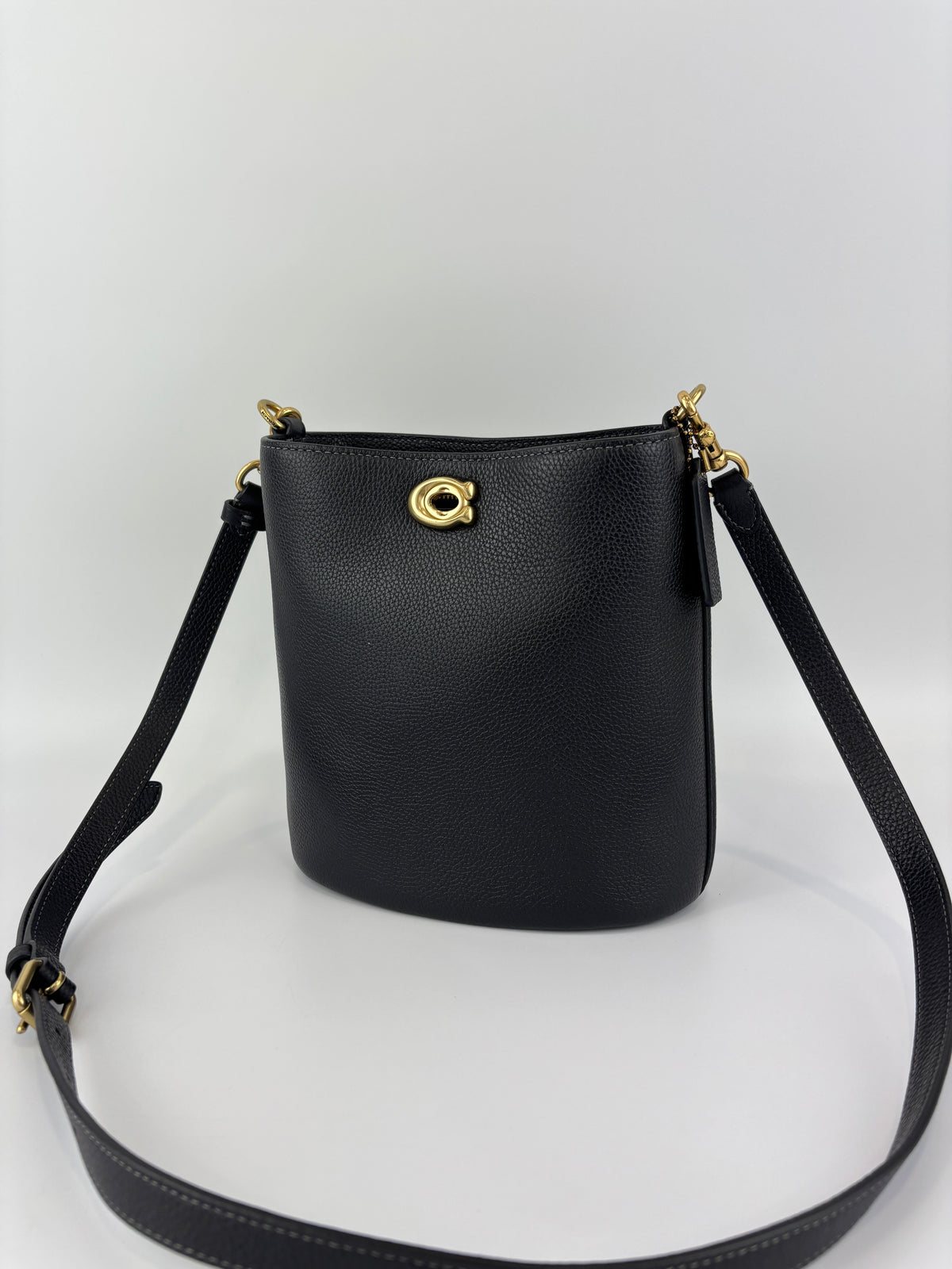 CW625 Bleecker Bucket Bag in Black