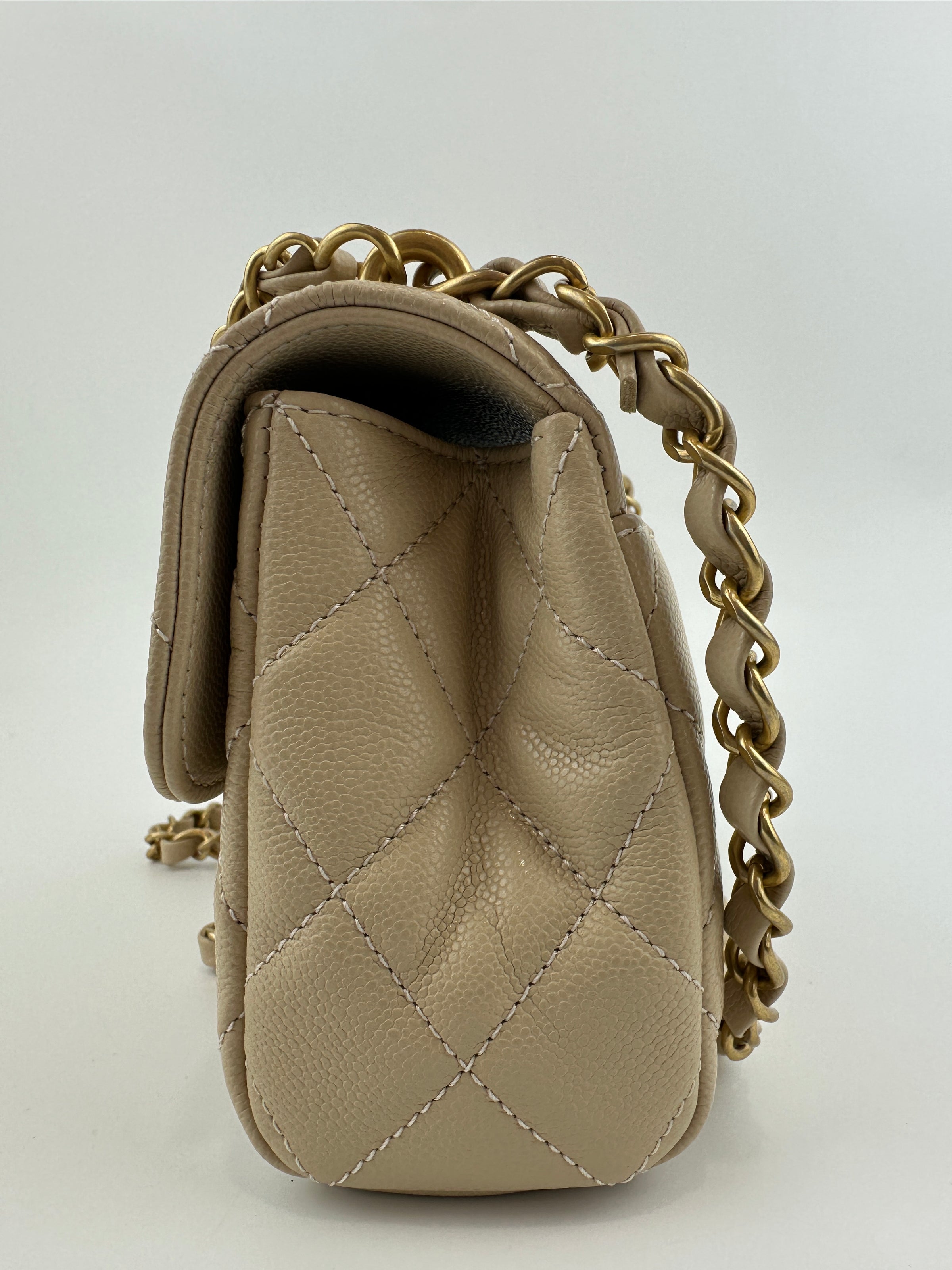 AS5239 25P Mini Beige Caviar Top Handle Flap Bag GHW