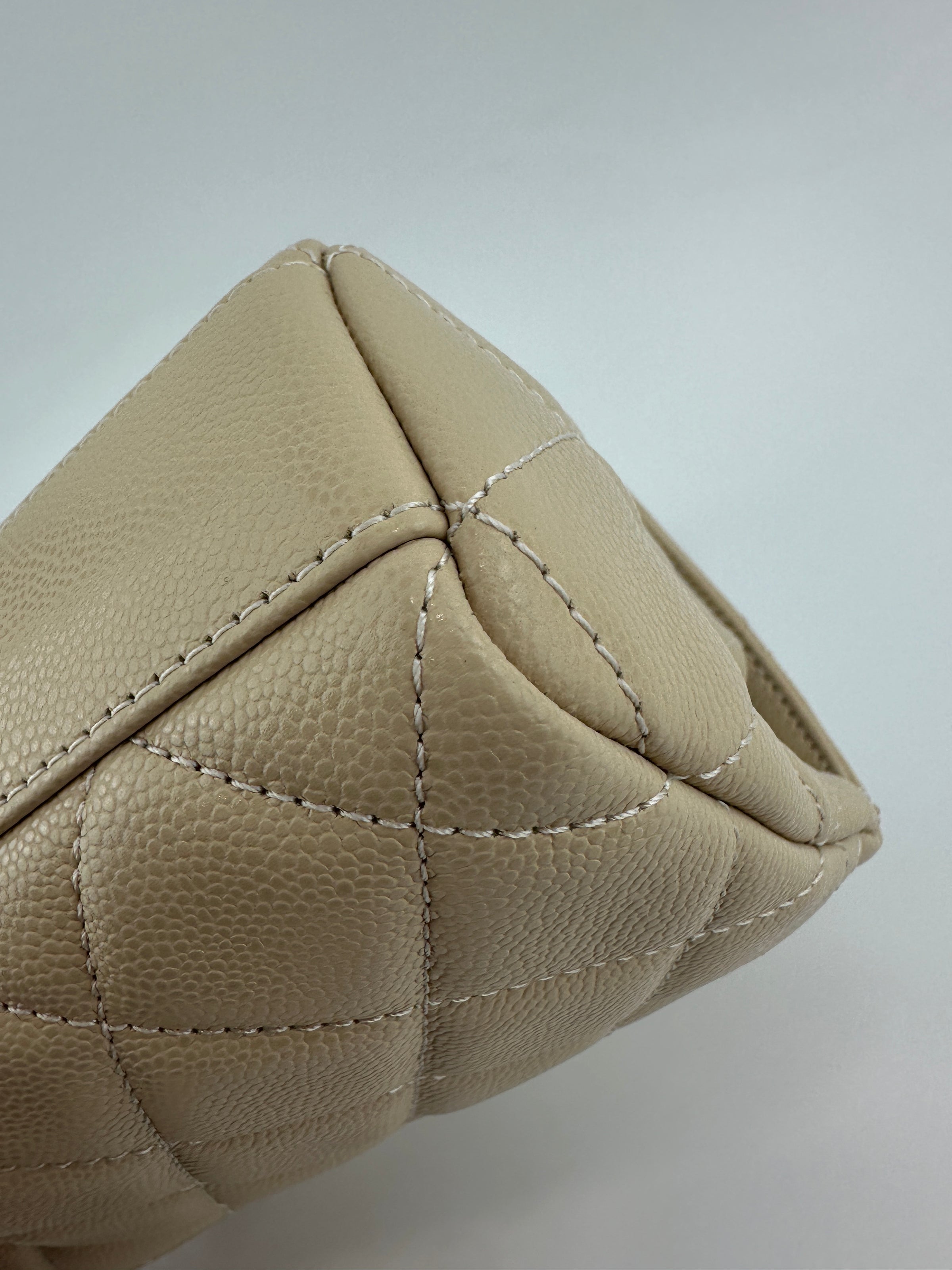 AS5239 25P Mini Beige Caviar Top Handle Flap Bag GHW