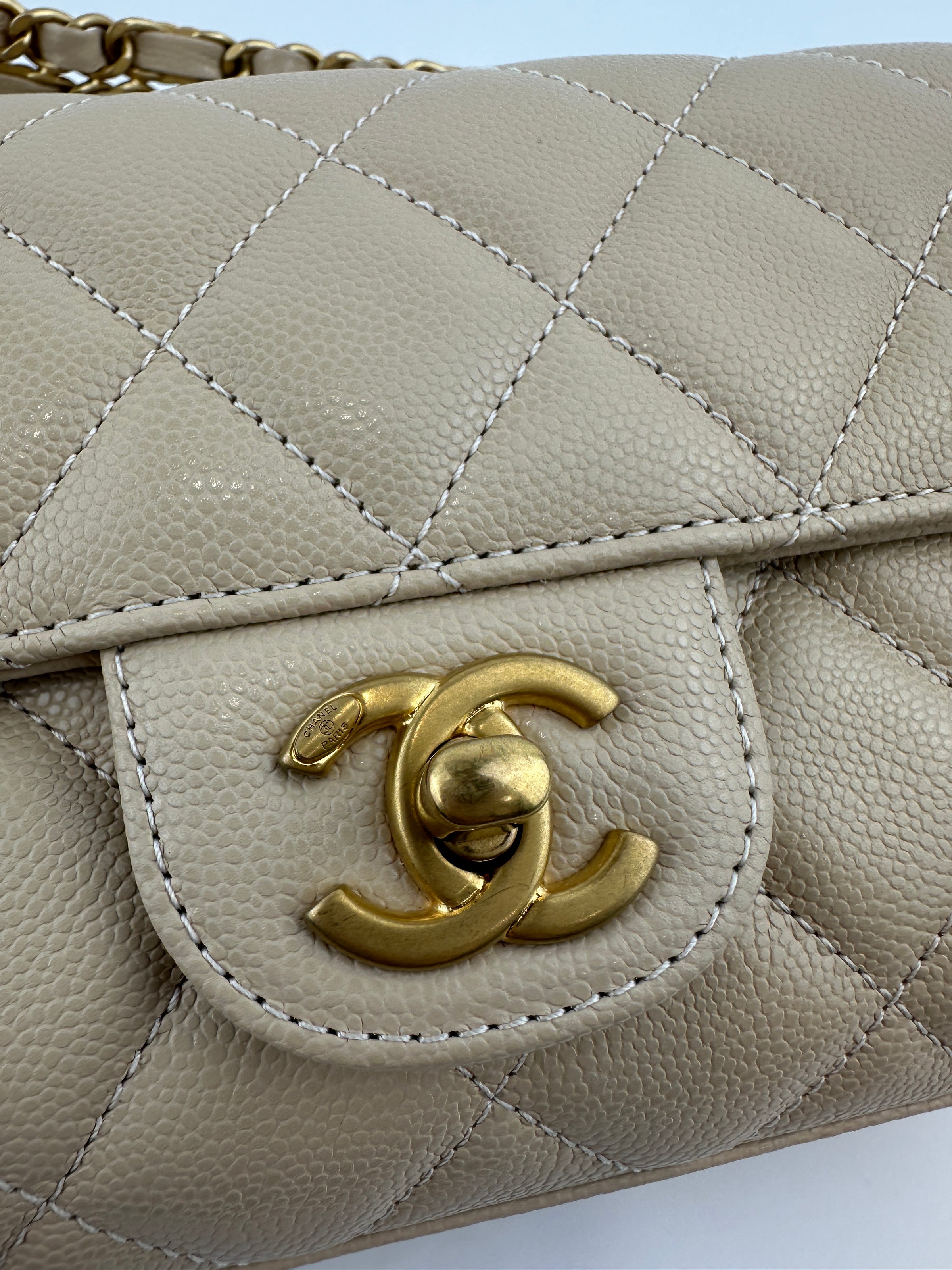 AS5239 25P Mini Beige Caviar Top Handle Flap Bag GHW