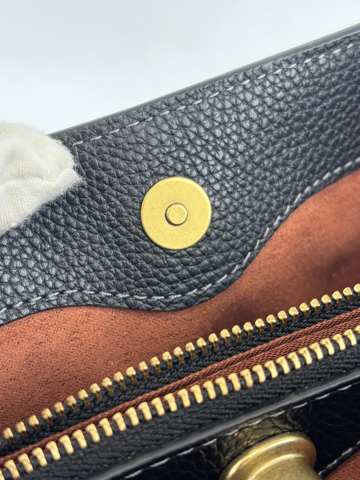 CW625 Bleecker Bucket Bag in Black
