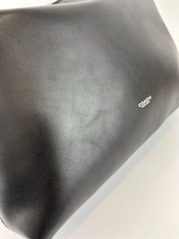 CCB57 Mott Messenger Bag in Black