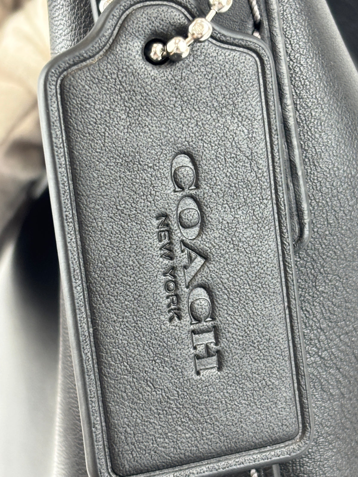 CCB57 Mott Messenger Bag in Black