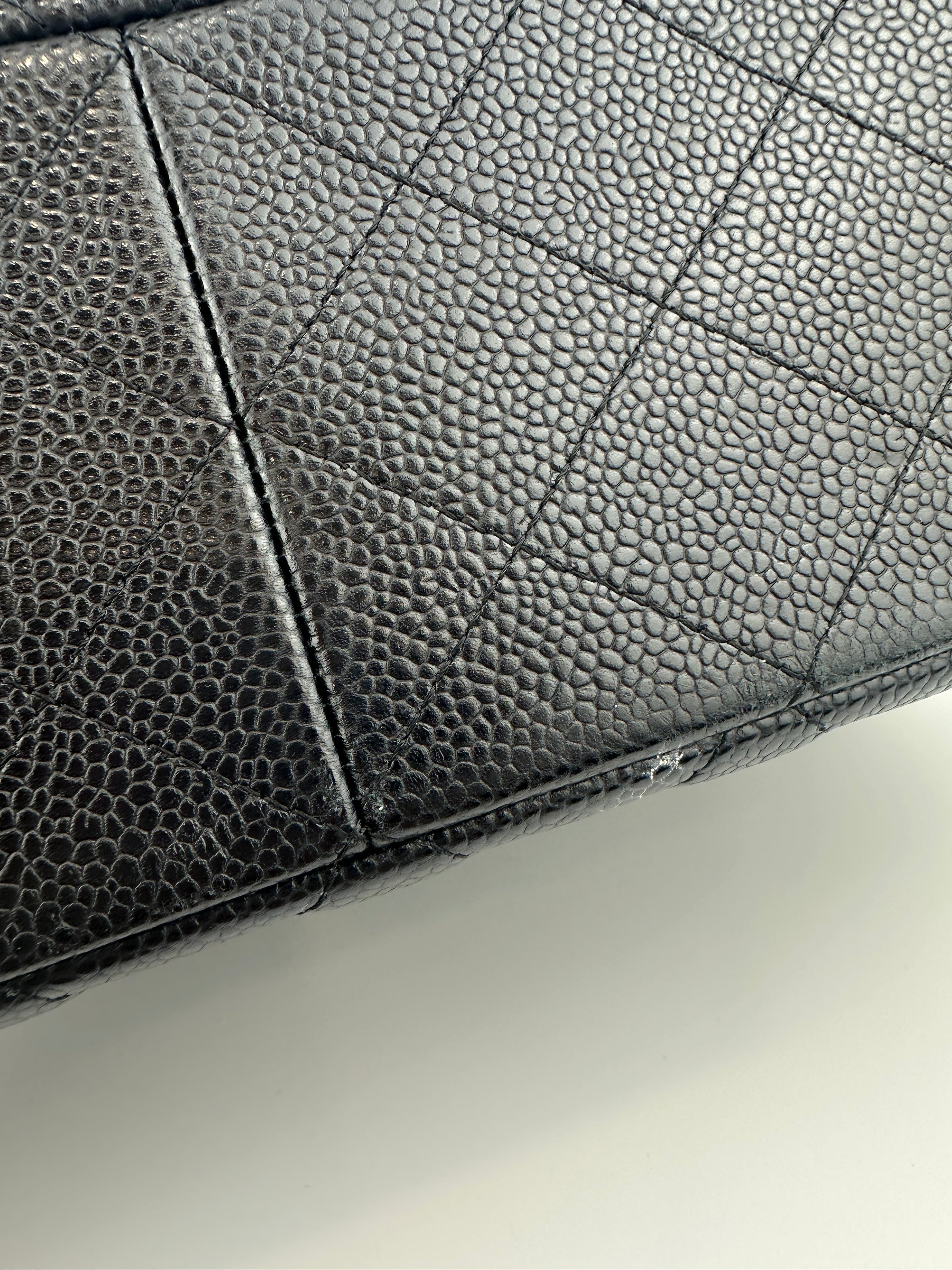 Classic Jumbo Black Caviar GHW