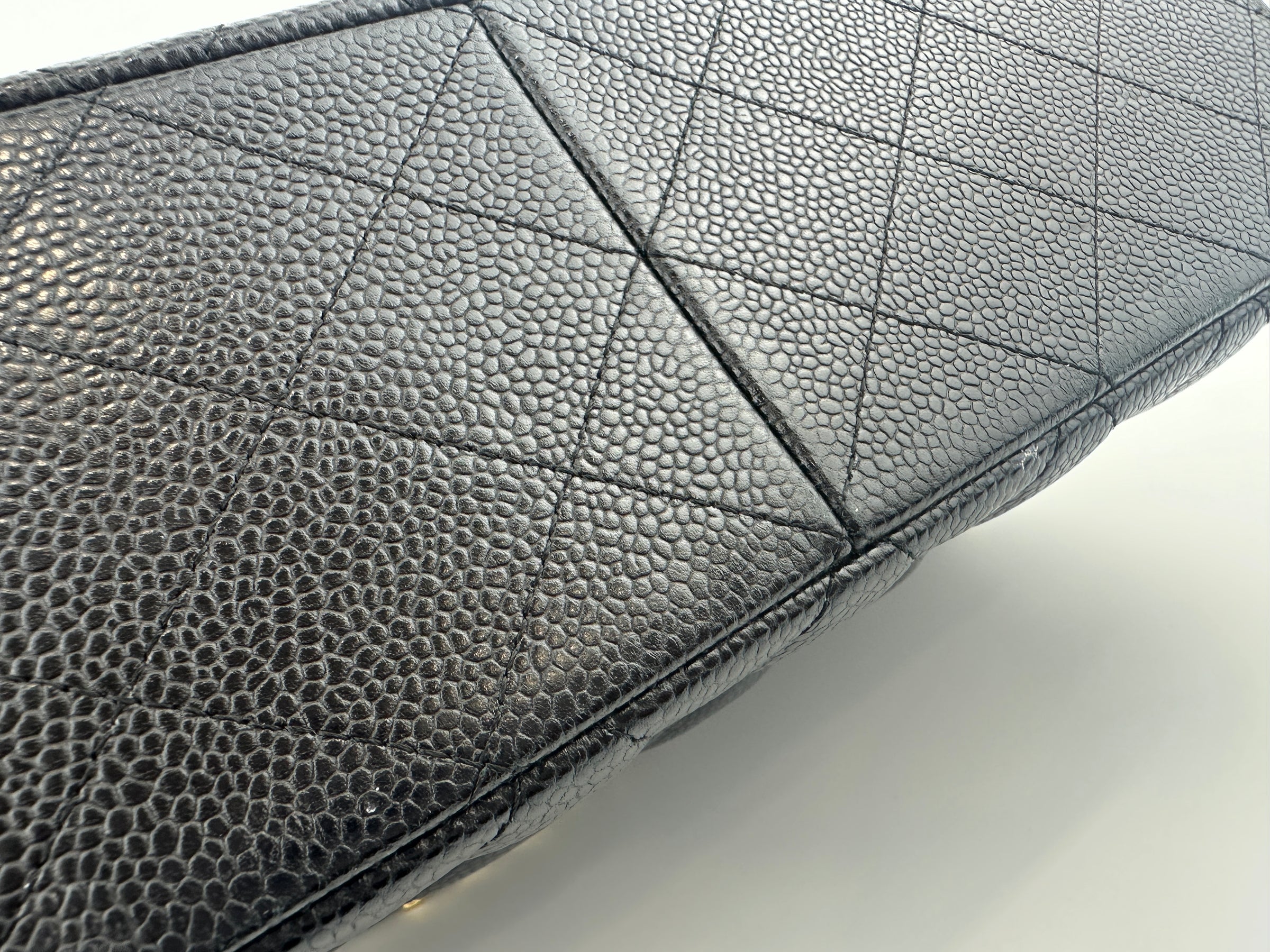 Classic Jumbo Black Caviar GHW