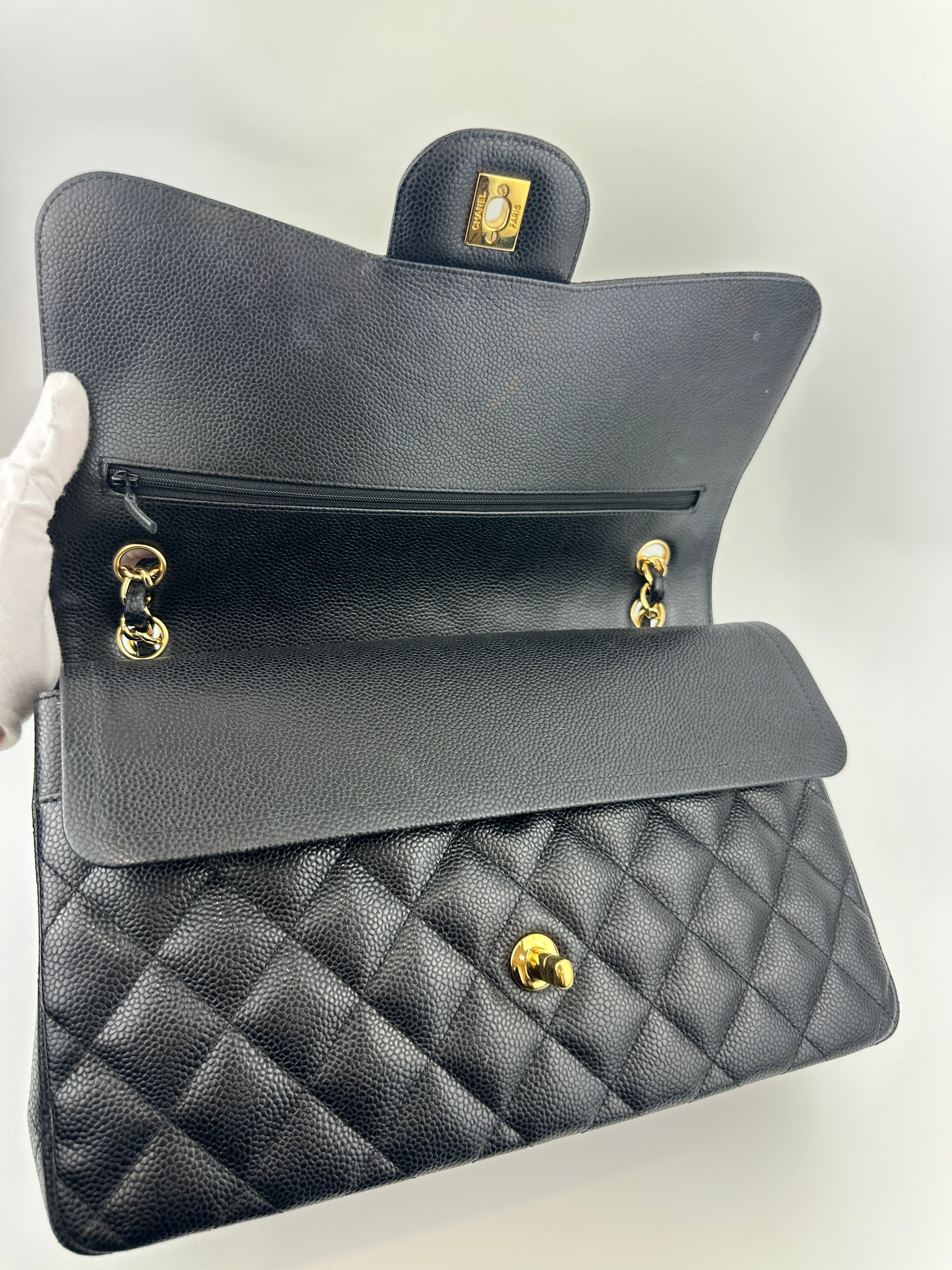 Classic Jumbo Black Caviar GHW