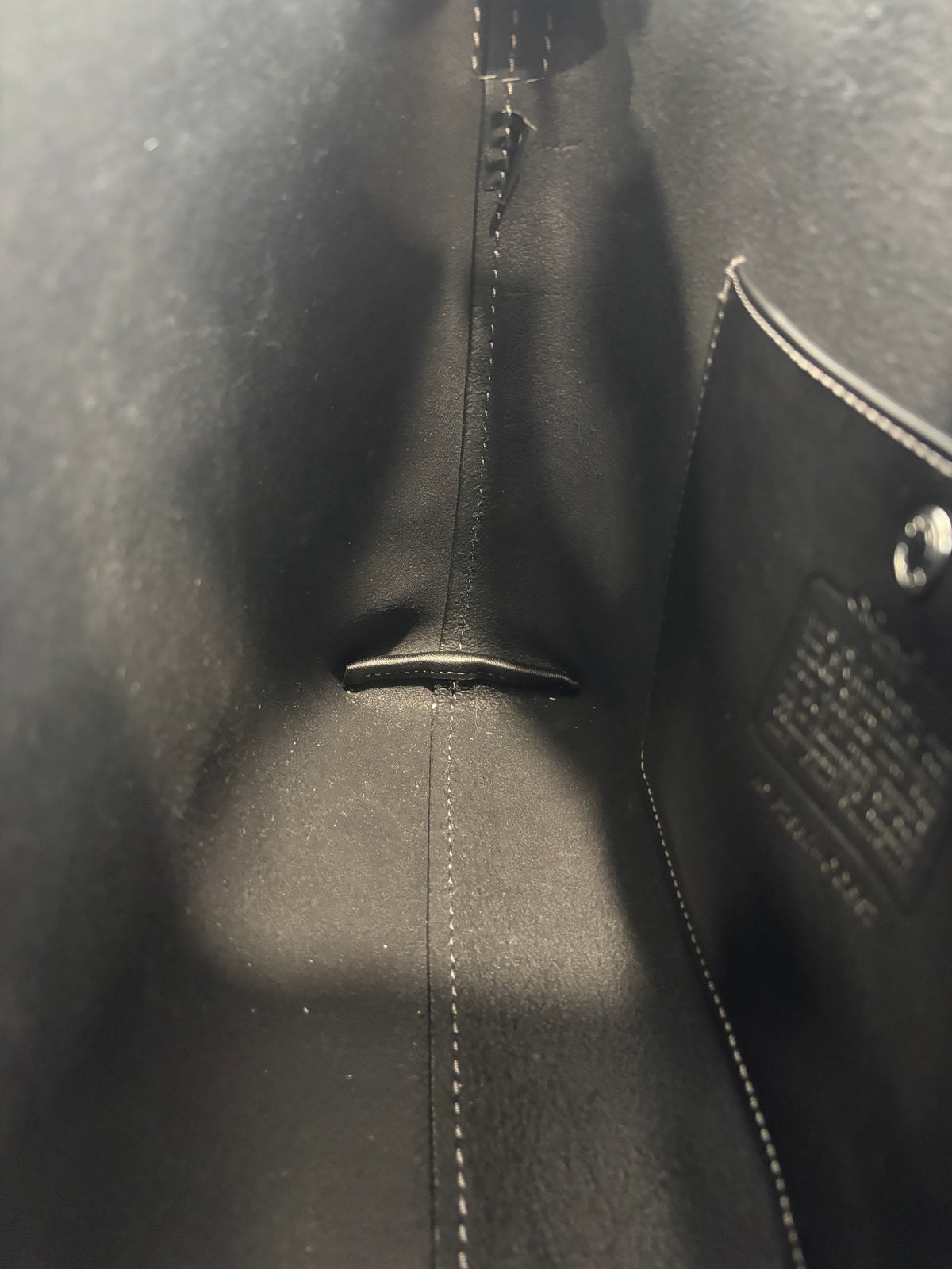 CCB57 Mott Messenger Bag in Black