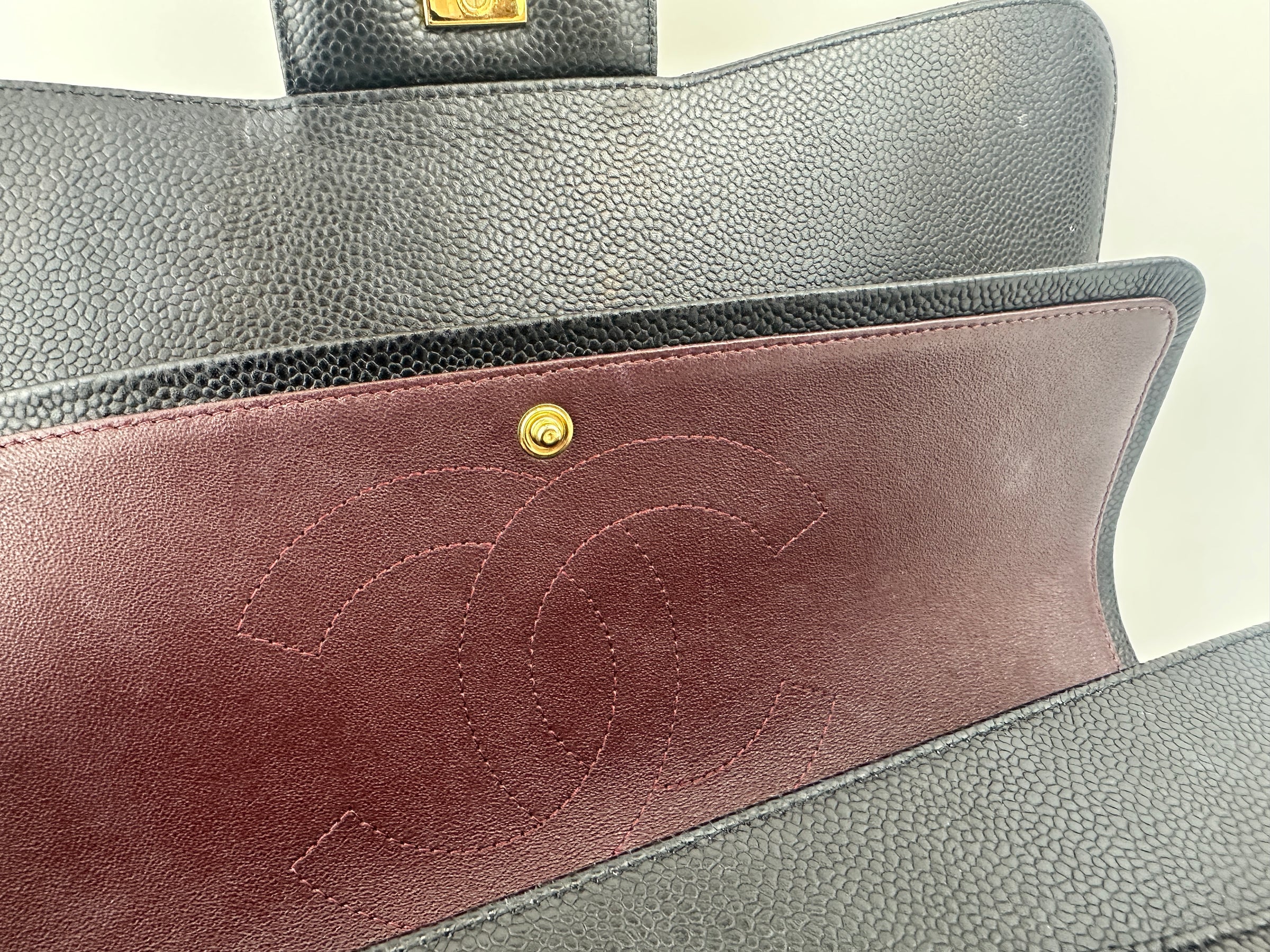 Classic Jumbo Black Caviar GHW