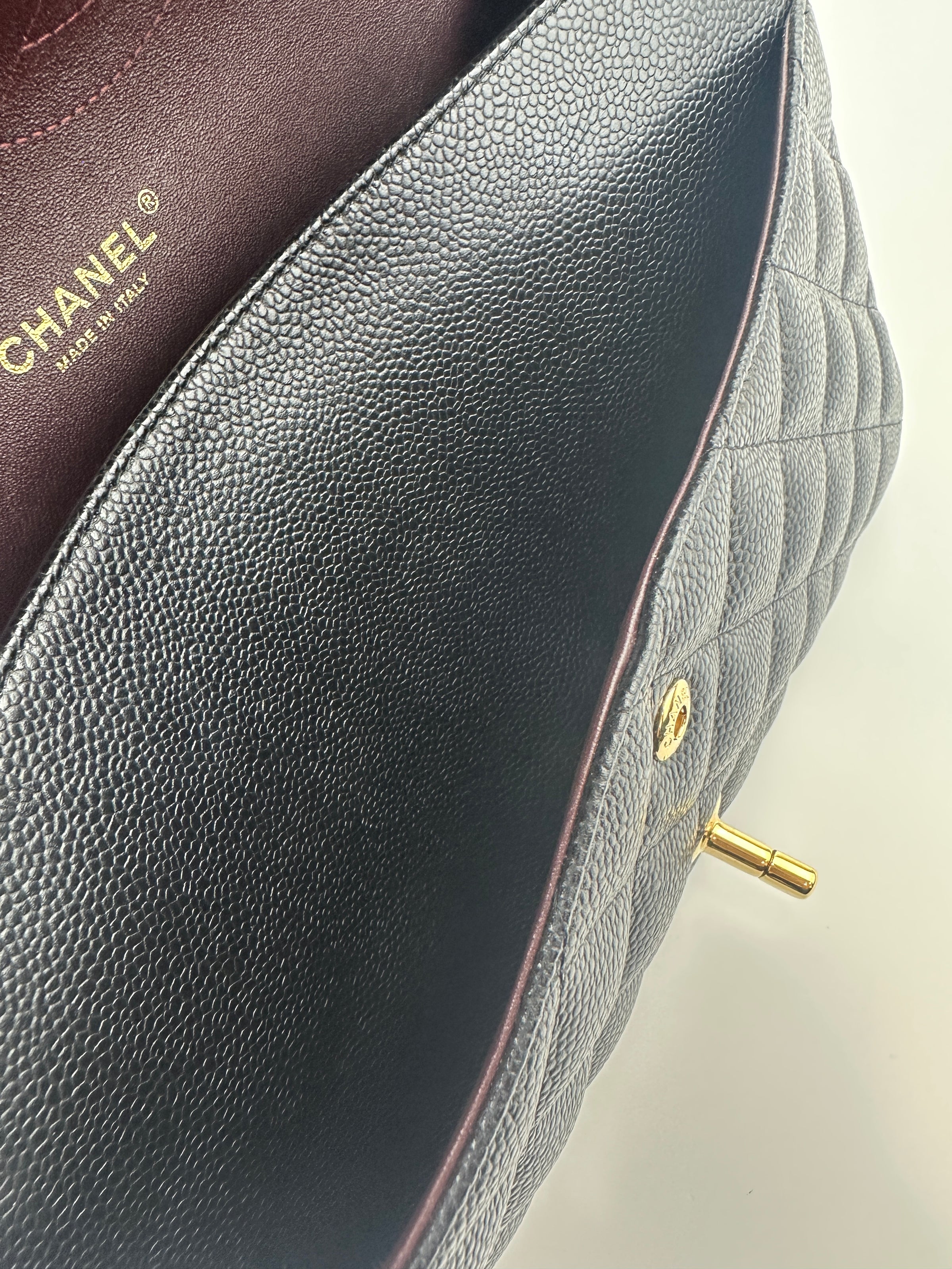 Classic Jumbo Black Caviar GHW