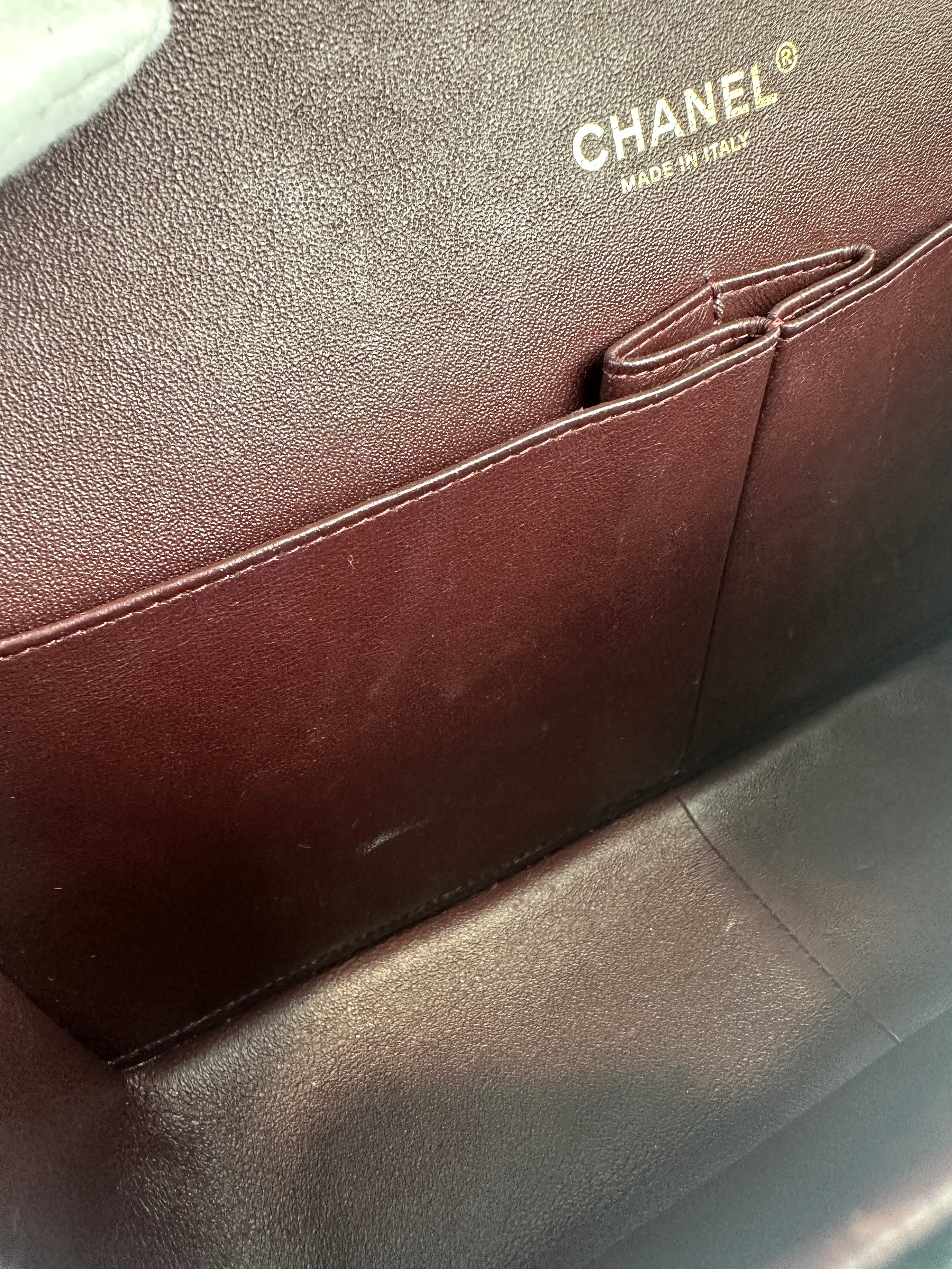 Classic Jumbo Black Caviar GHW