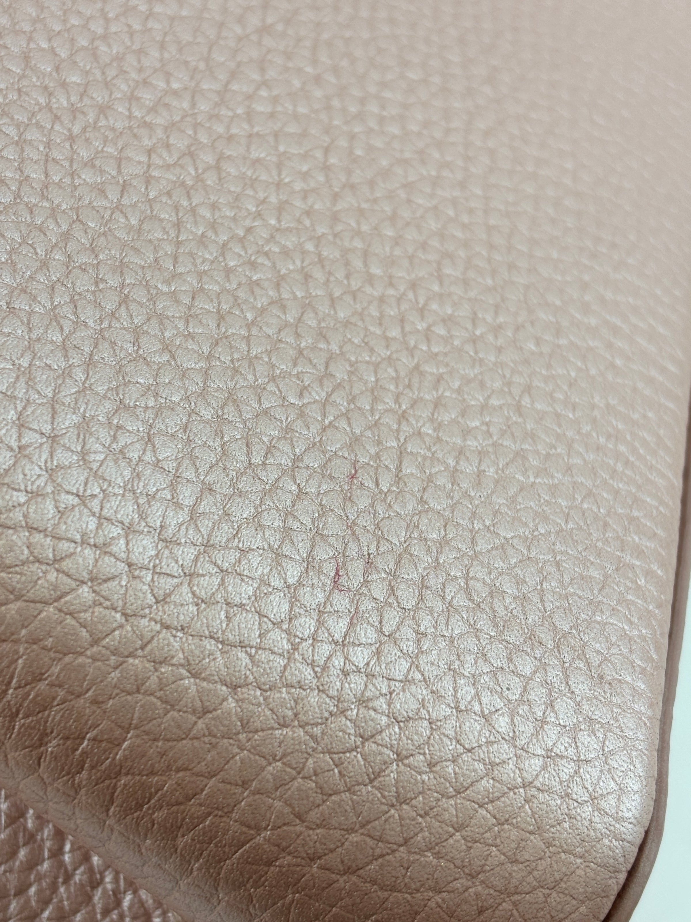 Capucines BB Metallic Taurillon Pearly Pink RGHW